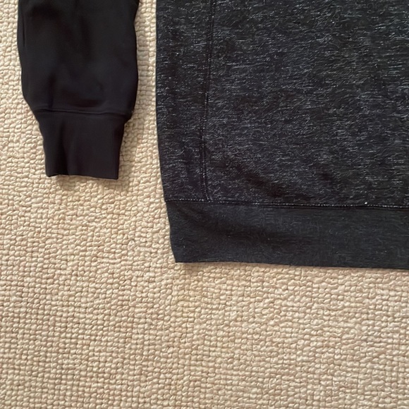 Billabong junior size Large hoodie in dark grey and black - Picture 7 of 8